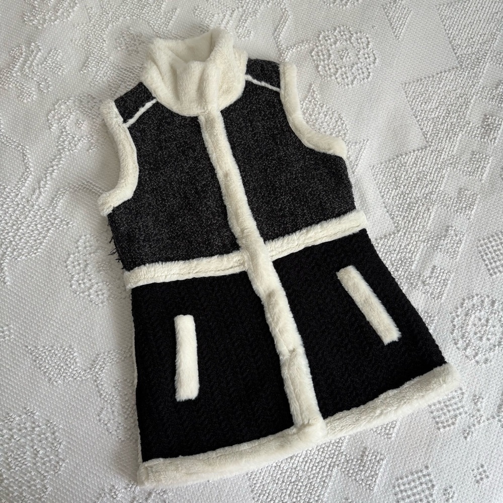 Faux‎ Frenzi women’s size small black/white wool faux fur button front vest